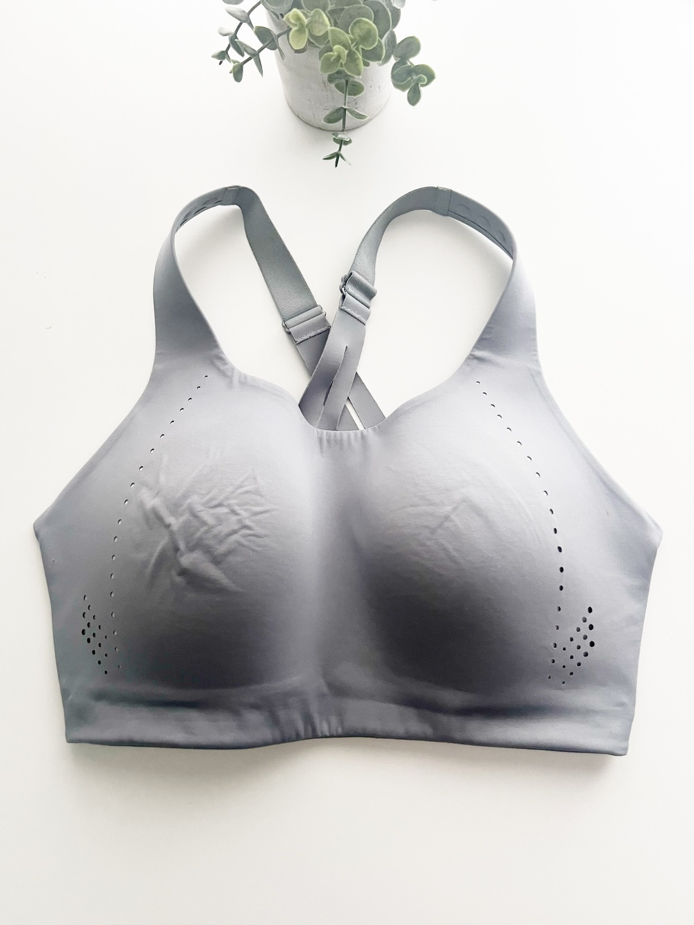 Lululemon AirSupport Bra *High Support Rhino Grey Size 34 DDD *Flawed